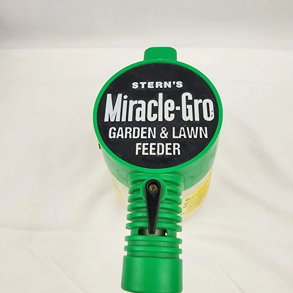 Vintage Stern's Miracle-Gro Garden & Lawn Feeder Sprayer Hose Attachment‎ Weeds